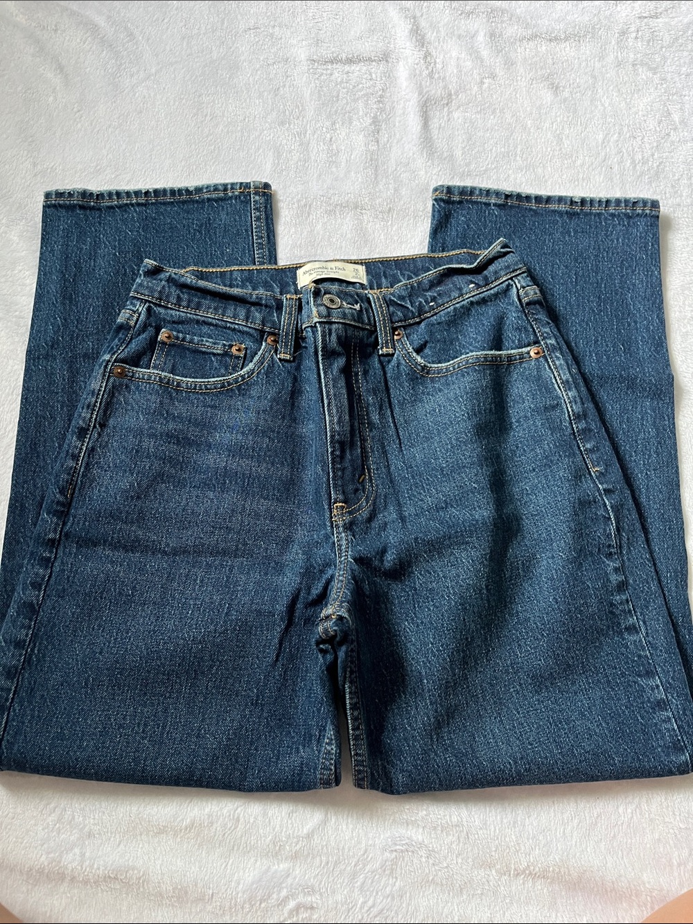 Abercrombie & Fitch a vintage straight high-rise jeans